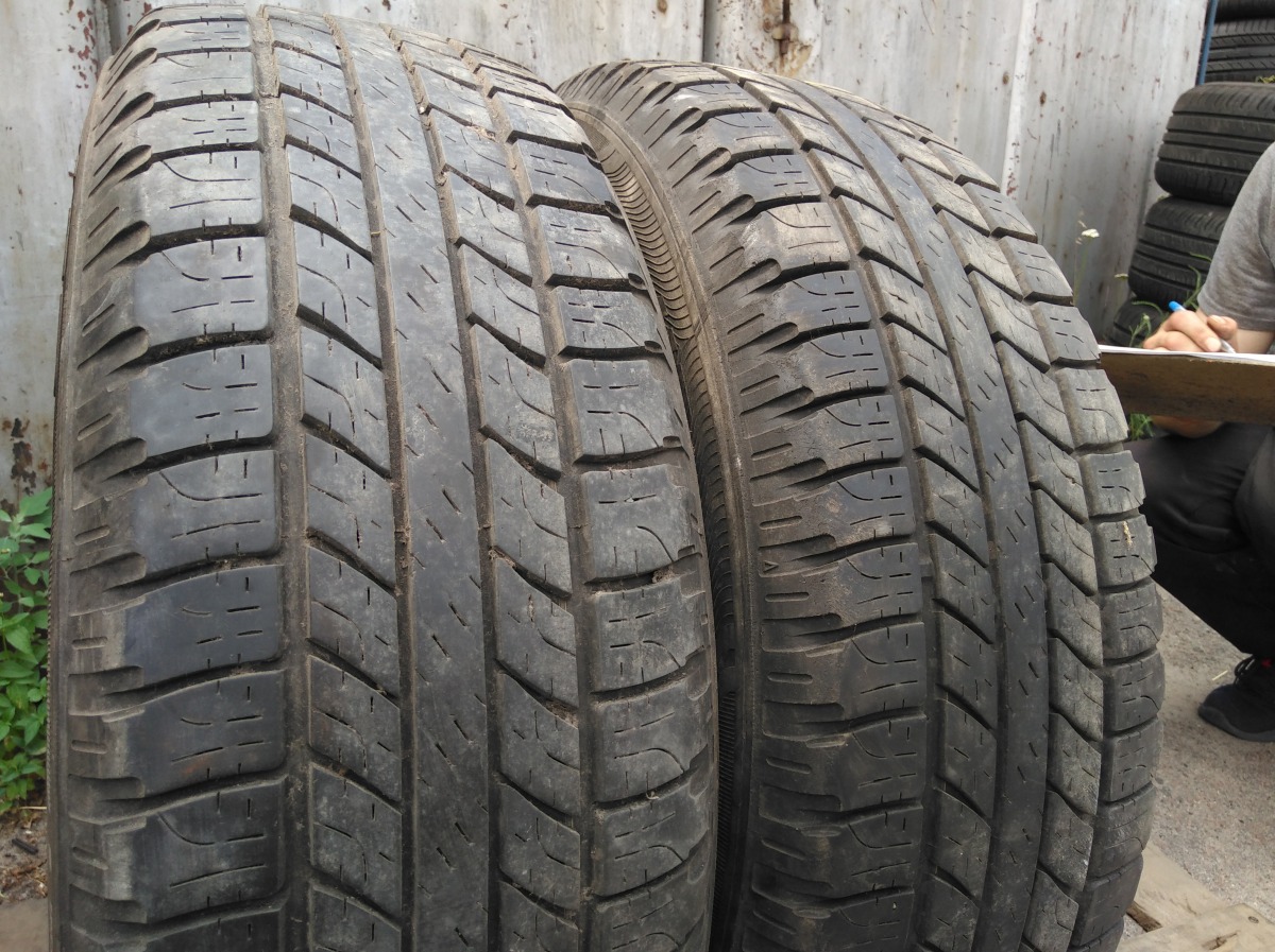 Goodyear Wrangler all weather 215/70R 16