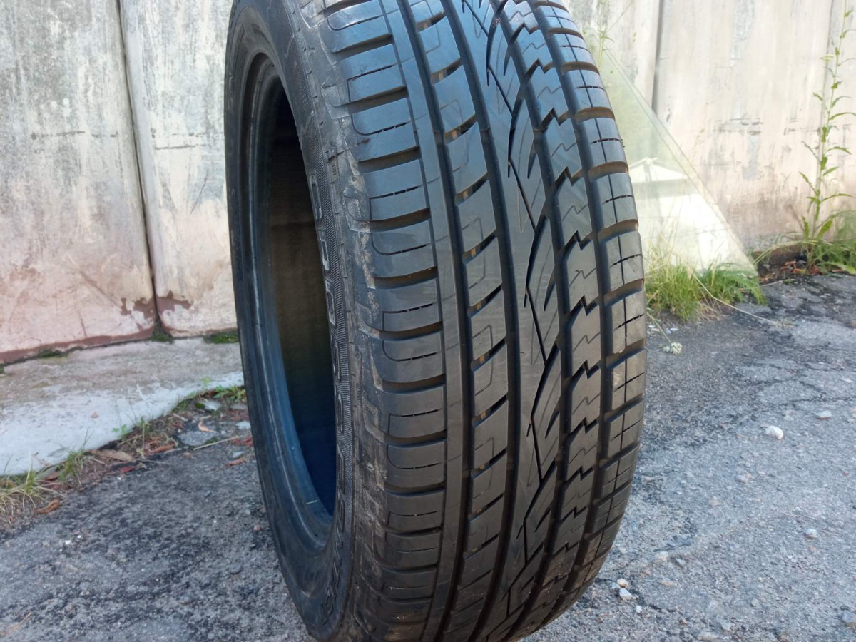 Continental Cross Contact UHP 235/60R 18