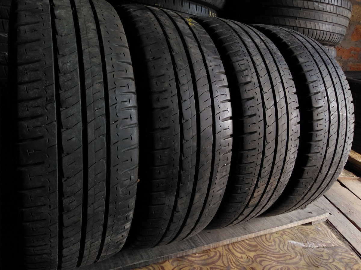 Качественные шины бу:  Michelin Agilis, шины б у R 16C фото