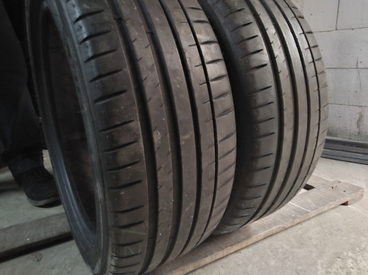 Качественные шины бу:  Michelin Pilot Sport 4, шины б у R 18 фото