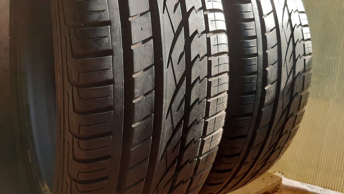 Сontinental Cross Contact UHP 235/45R 19