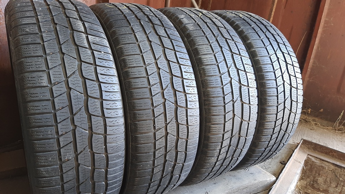 Continental ContiWinterContact 830.//../ 205/50R 17