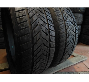 Vredestein Wintrac Xtreme S 235/45R 19