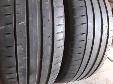 Michelin Pilot Sport 4 245/45R 19