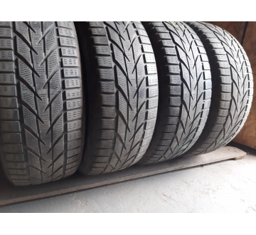 Качественные шины бу:  Toyo Snowprox S 953…/…., шины б у R 17 фото