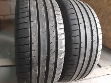 Michelin Pilot Sport 4.///.. 225/45R 19