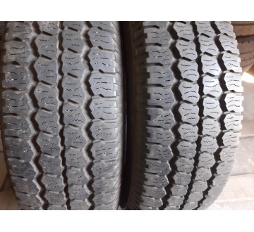 Качественные шины бу:  Maxxis Vanpro AS  .. ., шины б у R 15C фото