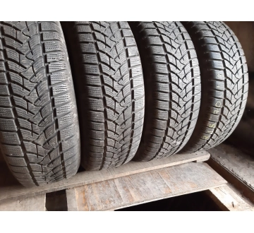 Dunlop Winter Sport 5 .. .. 215/70R 16