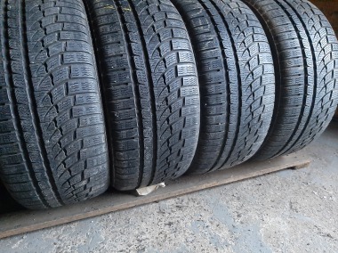 Nokian WD A4  .. . . 235/40R 18