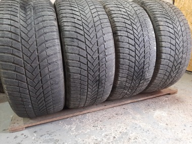 Bridgestone Blizzak LM-005  ..  …  / 285/45R 20
