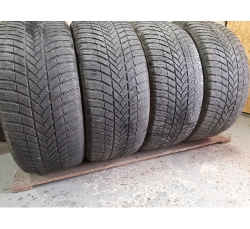 Bridgestone Blizzak LM-005  ..  …  / 285/45R 20