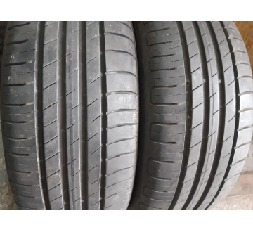 GoodYear Efficient Grip .   ./ 215/60R 16