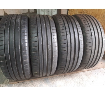 Michelin Pilot Sport 4  // .. 225/45R 19