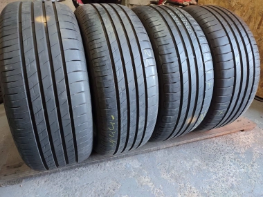 Good Year Efficient Grip Performance…/ 215/50R 17