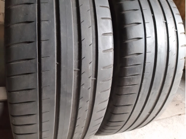 Michelin Pilot Sport 4 235/45R 19