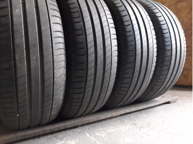 Michelin Primacy 3  ..  .  . 215/60R 17