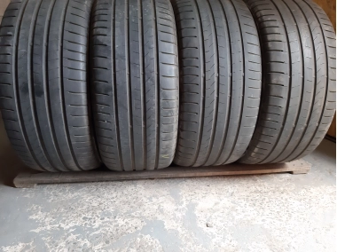 Bridgestone Alenza 001 285/45R 20