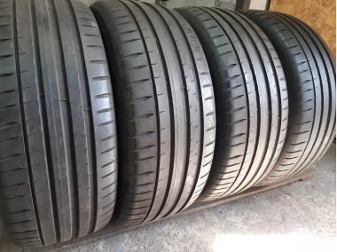 Michelin Pilot Sport 4 .. 245/45R 19