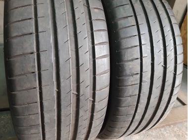 Michelin Pilot Sport 4 ..  . 235/45R 18