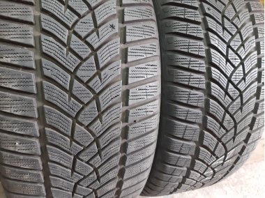 Good Year Ultra Grip Performance +   . .. 255/40R 20