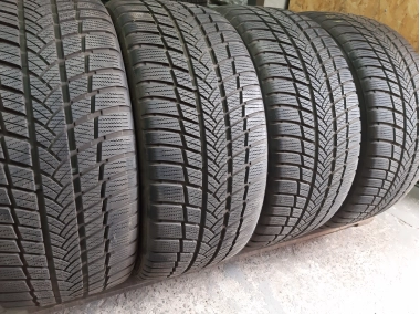 Bridgestone Blizzak LM-001  ..  .. 255/40R 20