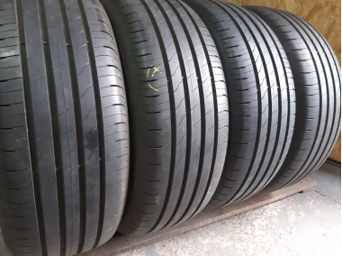 Good Year Efficient Grip Performance 2 . . 215/55R 17