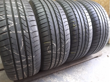 Good Year Efficient Grip  ..  . 215/50R 17