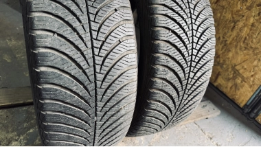 GoodYear Vector 4 Seasons ..  . 205/55R 17