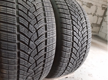GoodYear Ultra Grip .  . 245/45R 18