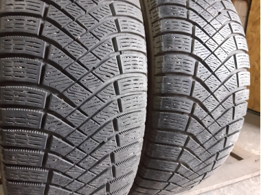 Pirelli Ice Zero 235/65R 17