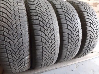 Bridgestone Blizzak LM 005  . 205/65R 16