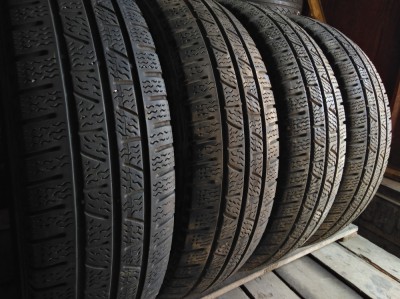 Pirelli Carier Winter 195/75R 16C