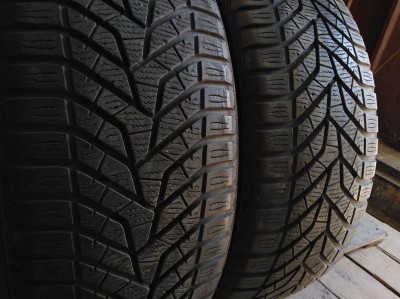 Yokohama Blue earth Winter V 905 215/55R 18