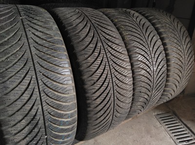 GoodYear Vector 4 season 235/50R 18