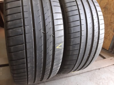Michelin PilotSport 4. 245/40R 19