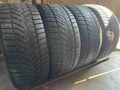 Goodyear UltraGripPerfomance SUV 275/45R 20