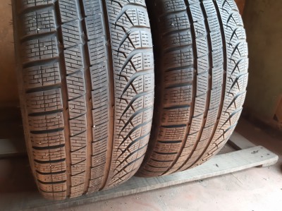 Pirelli PzeroWinter RCS.. 245/40R 19