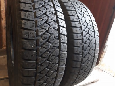 Bridgestone Blizzak W810 ../ 225/65R 16C
