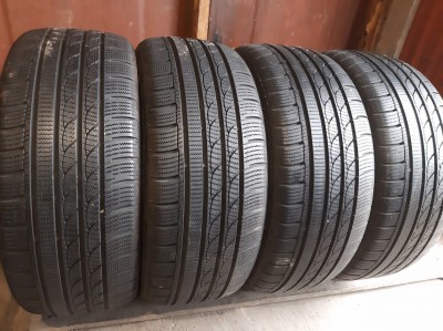 Imperial Ice Plus S 210.. 215/50R 17
