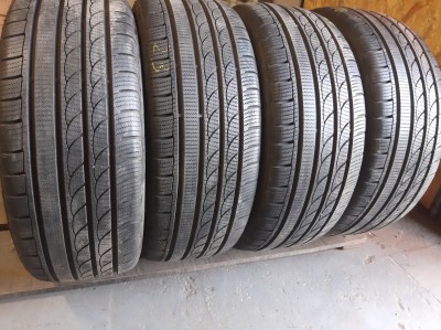 Tracmax Ice-Plus S210 …./ 245/45R 19