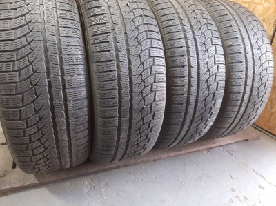 Nokian WR  r4 225/55R 17