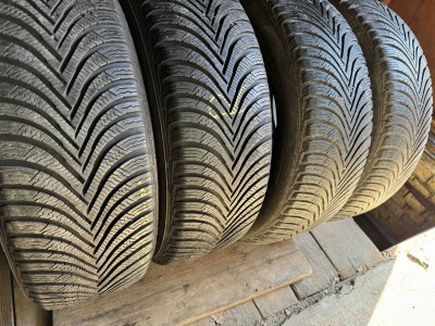 Michelin Alpin 5 ../ 215/65R 16