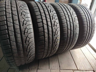 Pirelli Sottozero Winter 240  .//.. 235/45R 18