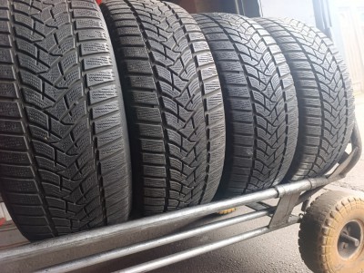 Уживані шини з Європи  Dunlop Winter Sport 5   205/50 R 17  Шини на авто в хорошому стані Dunlop Winter Sport 5   шириною 205 висотою 50 радіусом R 17 низькі ціни