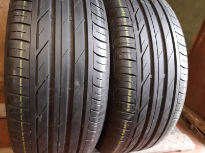 Шини на авто в хорошому стані Bridgestone Turanza T001 шириною 225 висотою 50 радіусом R 18 низькі ціни