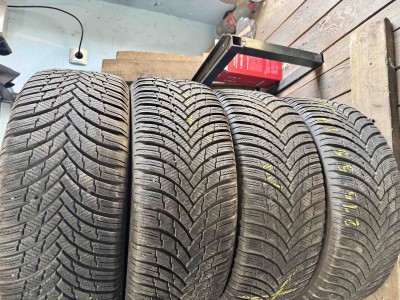 Firestone Winter Hawk 4 .. 215/55R 17