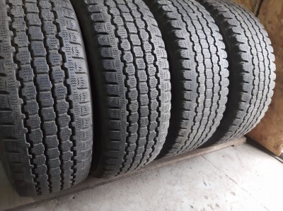 Bridgestone Blizzak W800 225/70R 15C