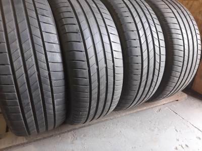 Bridgestone Turanza T005   . 235/55R 17