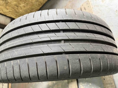 GoodYear EfficientGrip Performance..//. 225/40R 18