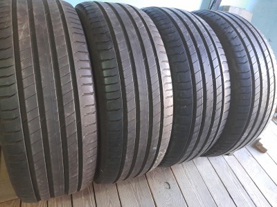 Michelin Latitude Sport 3  ../.. 235/55R 19
